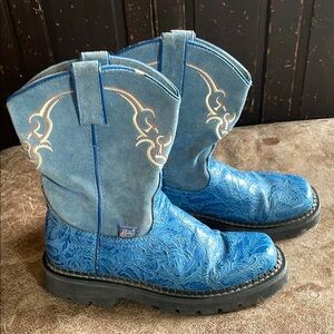 Justin Women's Blue Round Toe Cowgirl Boots. Good Condition. Size 8B.